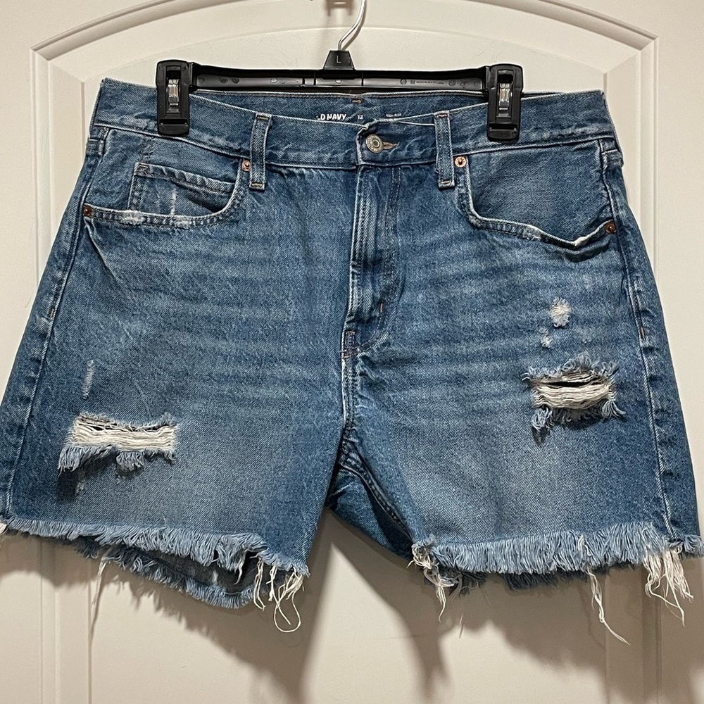Old Navy Medium Blue slouchyDistressed Frayed Hem Denim Shorts